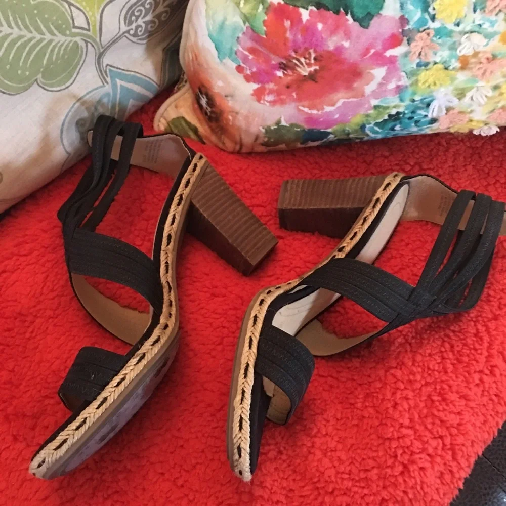 Naturalizer Divine stacked heel sandal - Picture 2 of 6